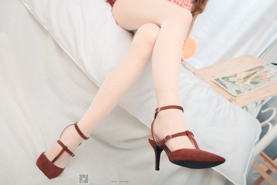 [SSA丝社]超清写真 NO.014 琪琪 闪光格子裙丝袜的另一种演绎 [99P/898MB]