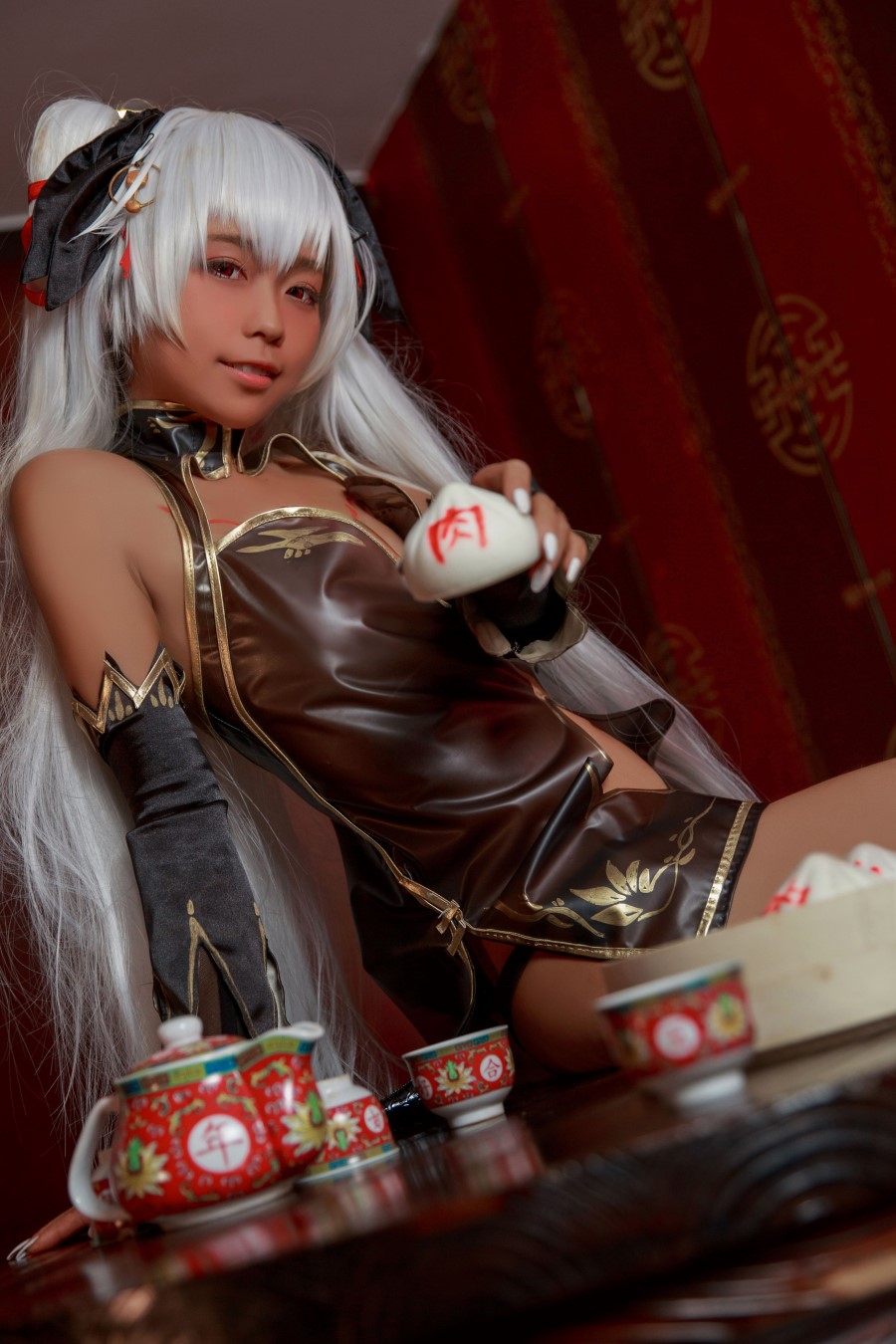 G44不会受伤 – 褐色旗袍娘 [18P/57MB]