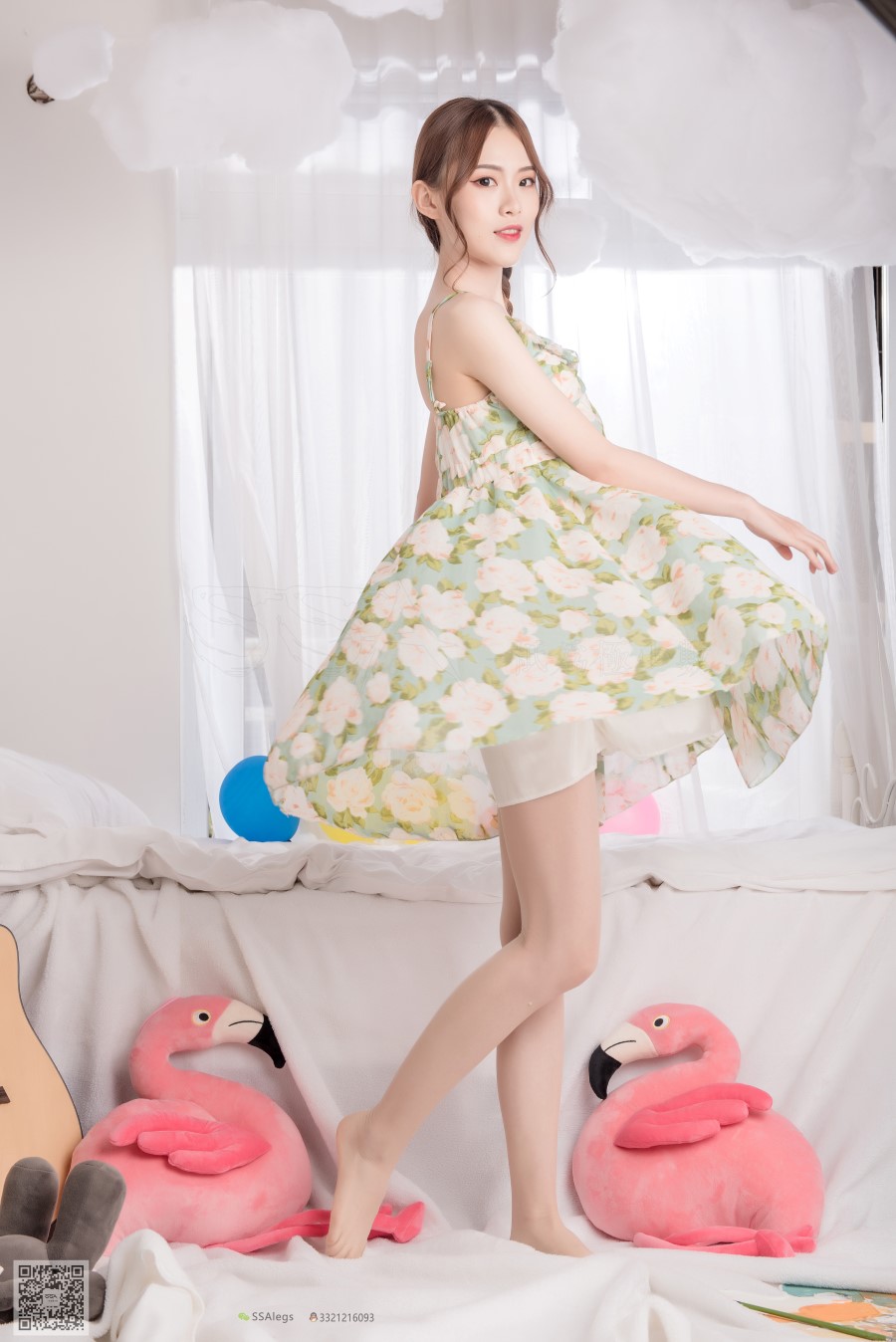 [SSA丝社]超清写真 NO.022 琪琪 化身灵魂画师肉丝美足特写 [99P/971MB]