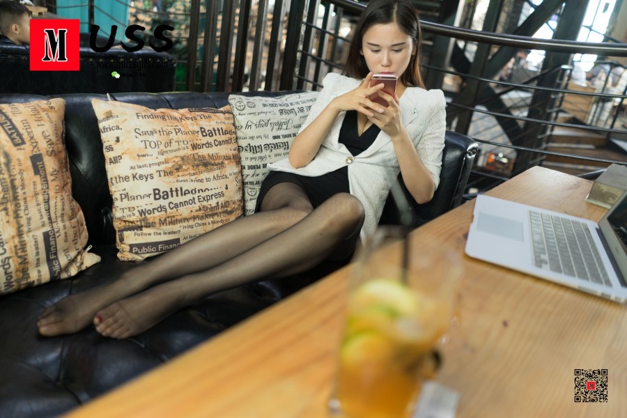 [MussGirl慕丝女郎]NO.065 慵懒的躺在咖啡厅玩手机 [93P/197MB]
