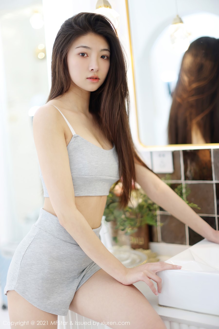 [MFStar模范学院]2021.05.21 VOL.497 Laura苏雨彤 [35+1P/294MB]