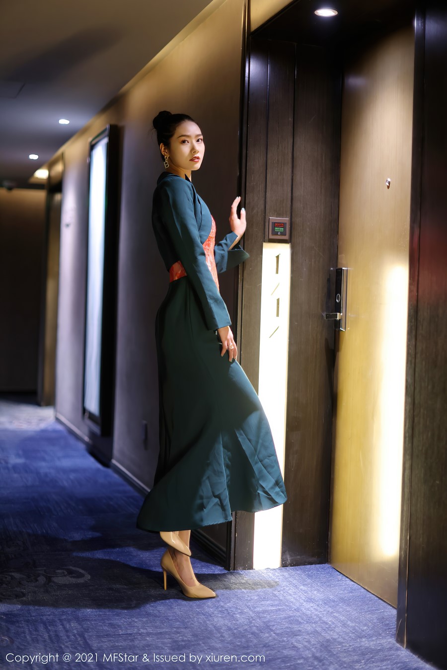 [MFStar模范学院]2021.06.02 VOL.500 方子萱 [45+1P/418MB]