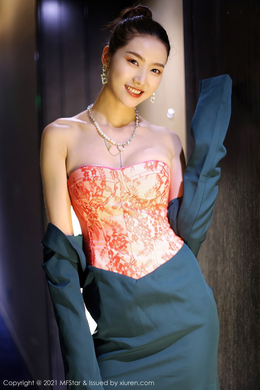 [MFStar模范学院]2021.06.02 VOL.500 方子萱 [45+1P/418MB]