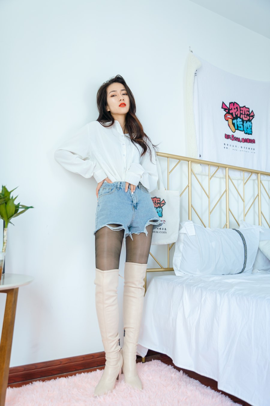 物恋传媒 NO.725 小茶-画中戏情[154P/1V/3.11GB]