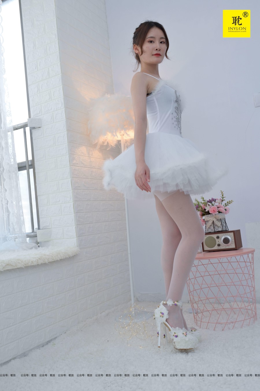 [IESS异思趣向]《普惠集》PH-S003 紫薇 白芭蕾 [61P/116MB]