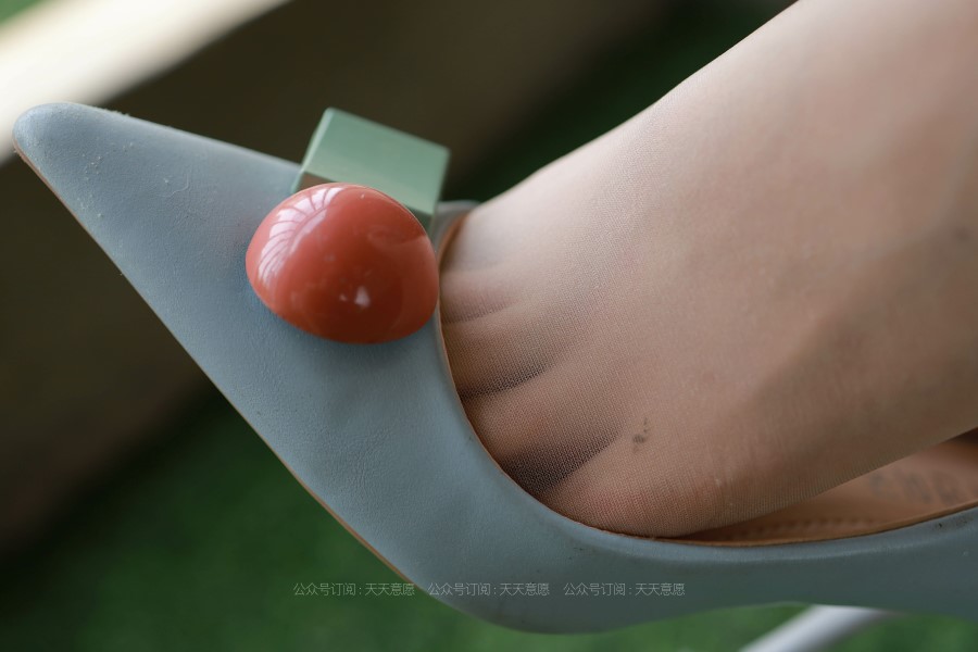 [IESS异思趣向] 耽丝 210708 可可的碎花长袖衫 [81P/116MB]