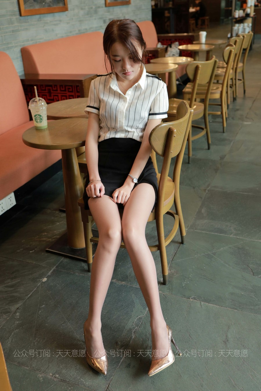 [IESS异思趣向] 耽丝 210801 在沙发上休息的婉苹 [78P/82MB]