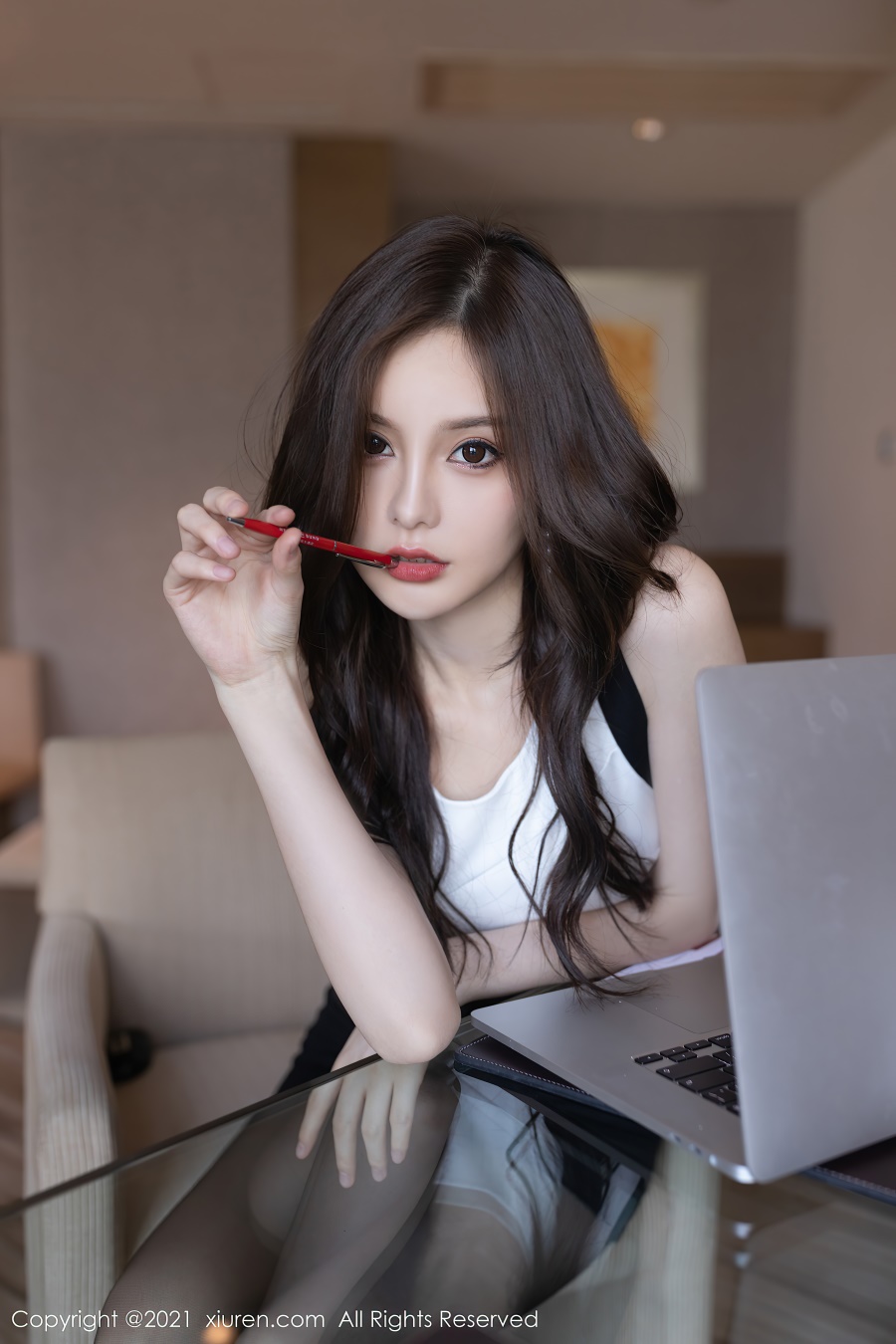 [Xiuren秀人网]2021.08.19 NO.3824 王心怡 [88+1P/830MB]