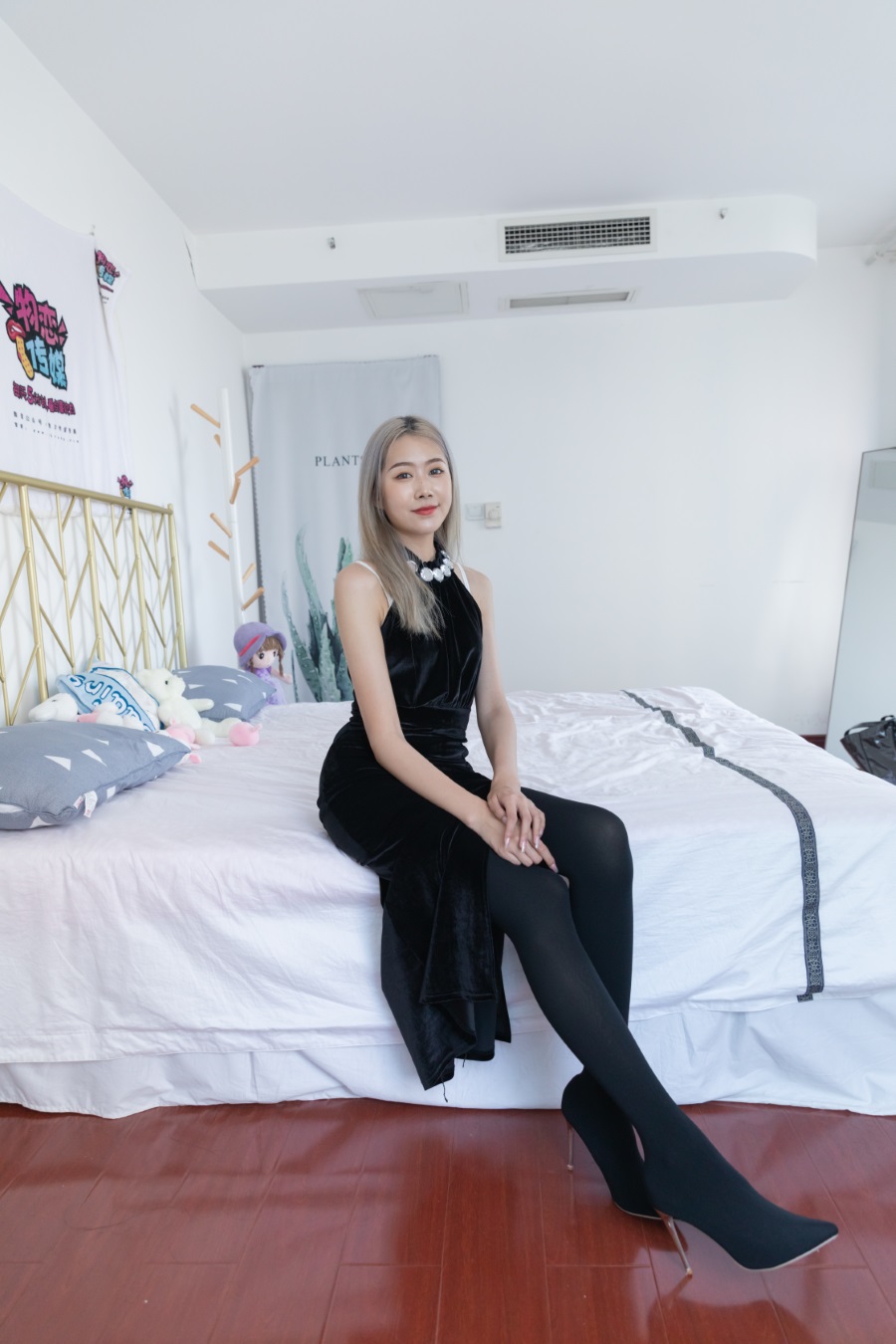 物恋传媒 NO.811 小鹿-竹林梦[153P/1V/3.12GB]