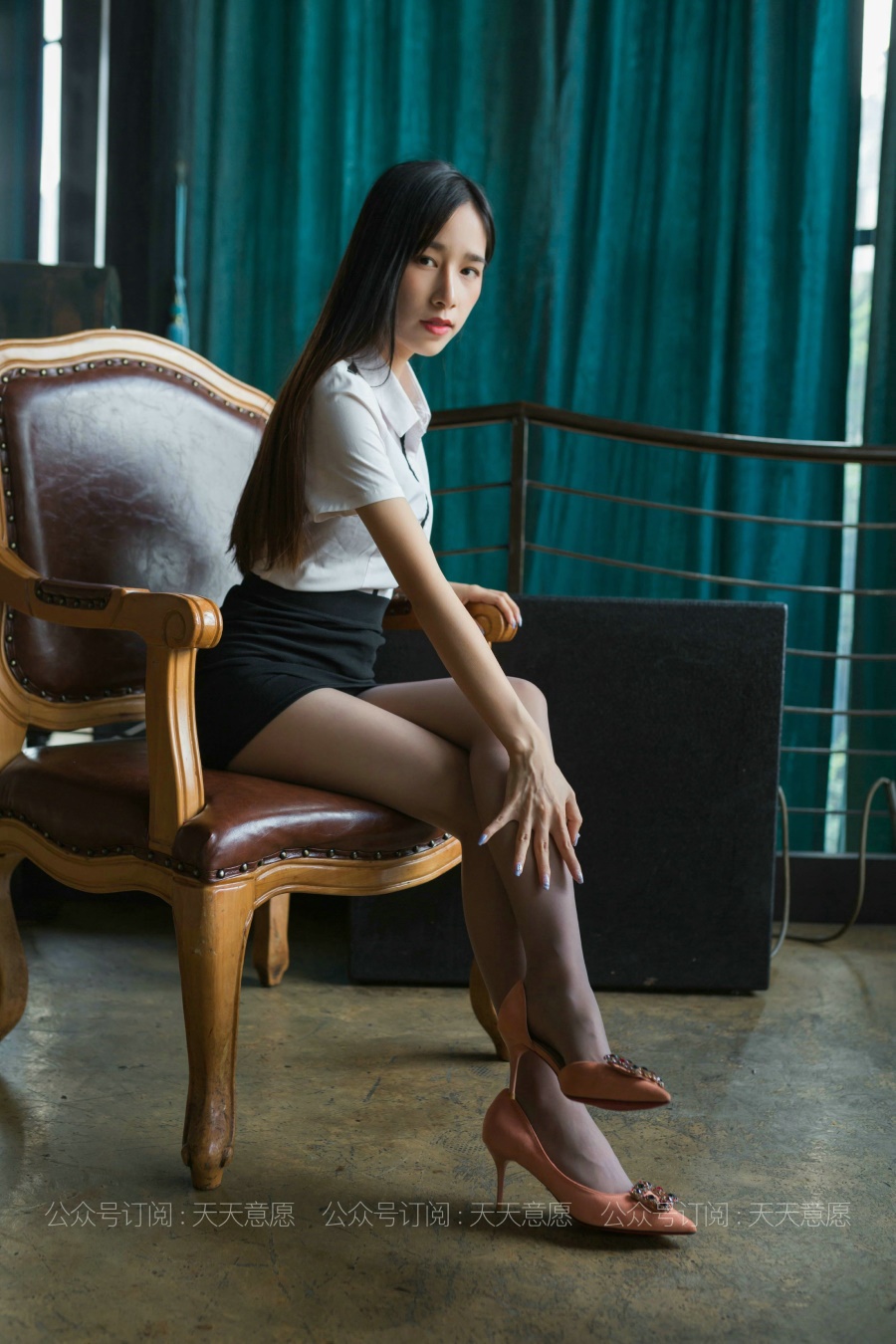 [IESS异思趣向] 2021.06.22 丝享家840：美子《OL职业装》[85P/154MB]