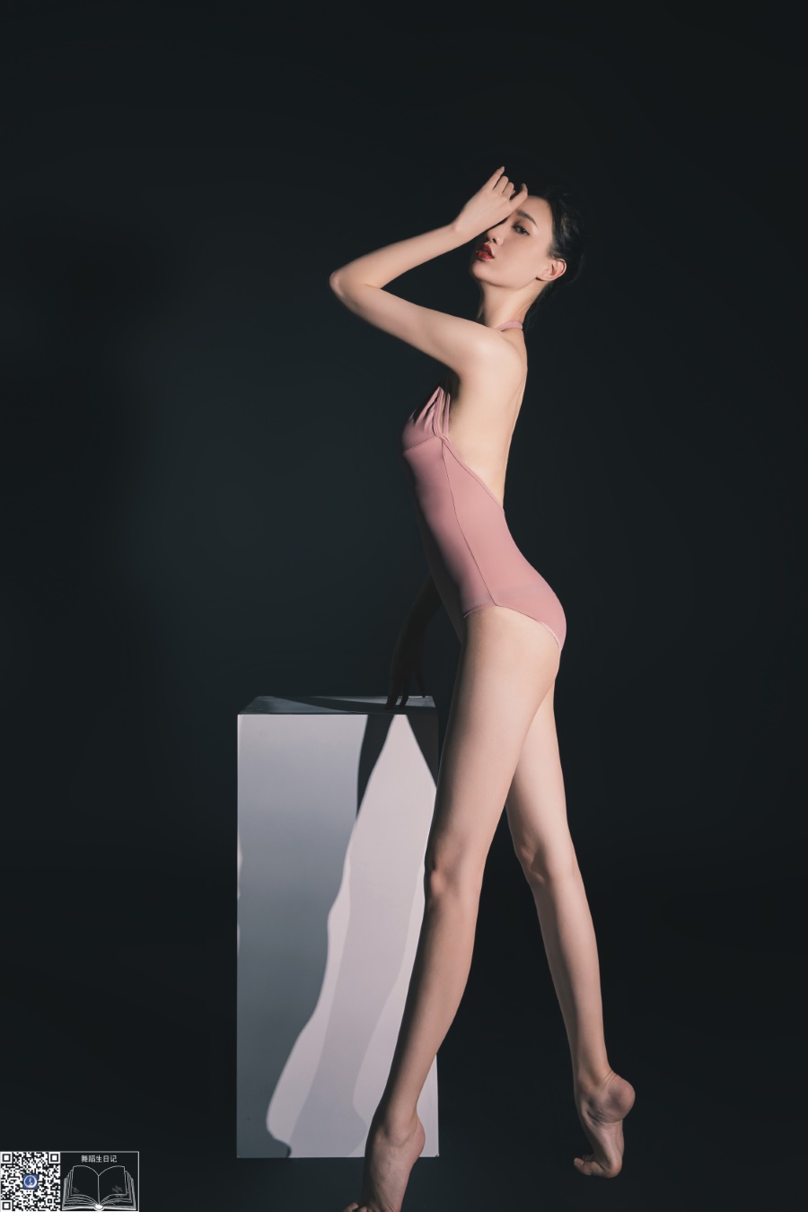 [GALLI嘉丽]舞蹈生日记 018 – POPPY [34P/242MB]