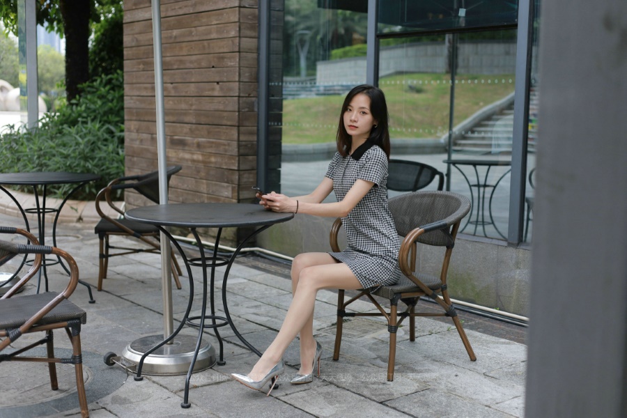 [IESS异思趣向] 2021.07.22 丝享家867：小六《格子连衣裙》[90P/165MB]