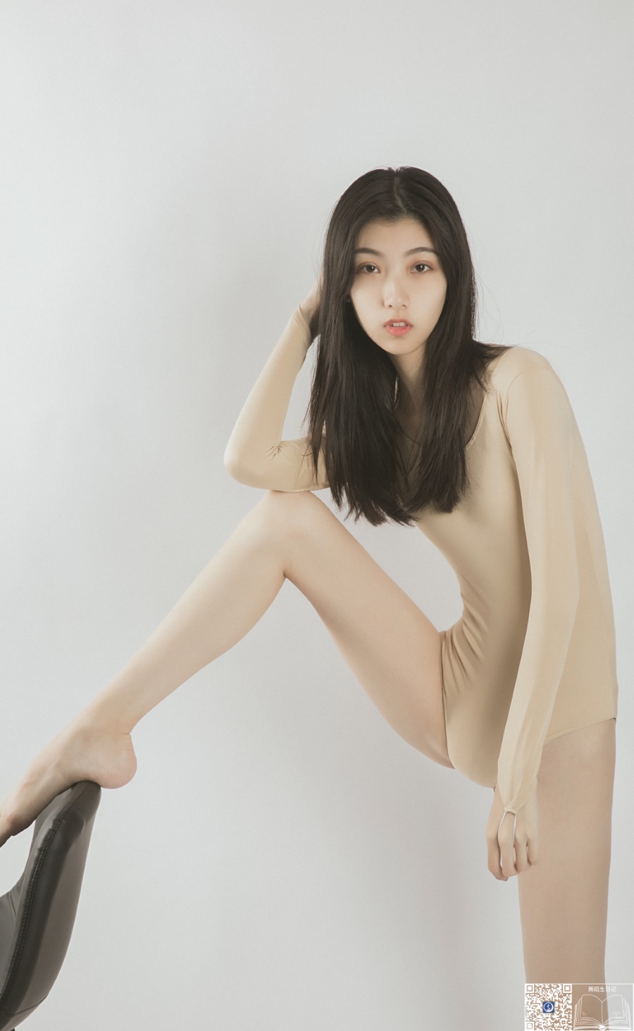 [GALLI嘉丽]舞蹈生日记 010 – 苏薇 [35P/284MB]