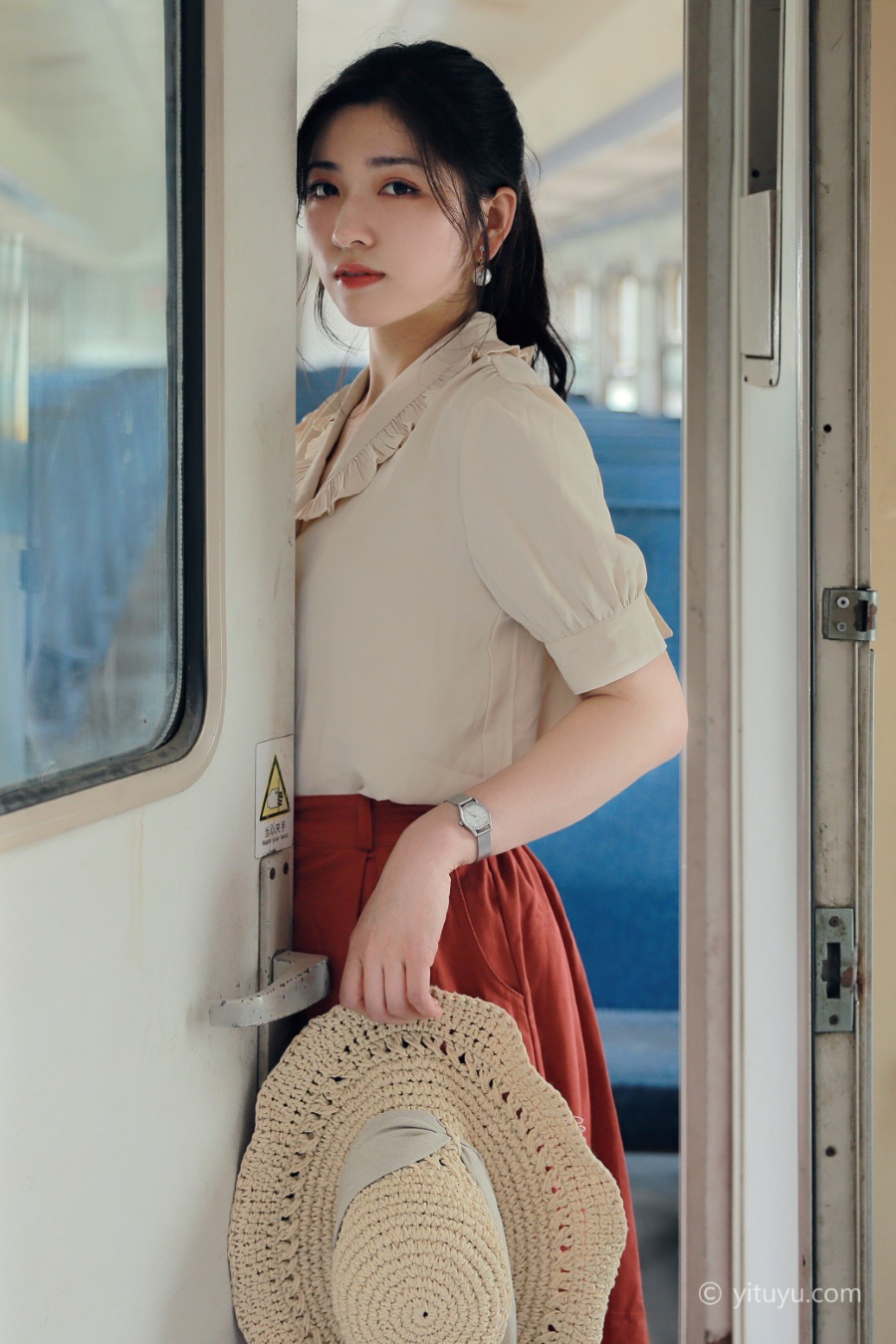 [YITUYU]艺图语 2021.04.14 远方 HANA [24P/539MB]