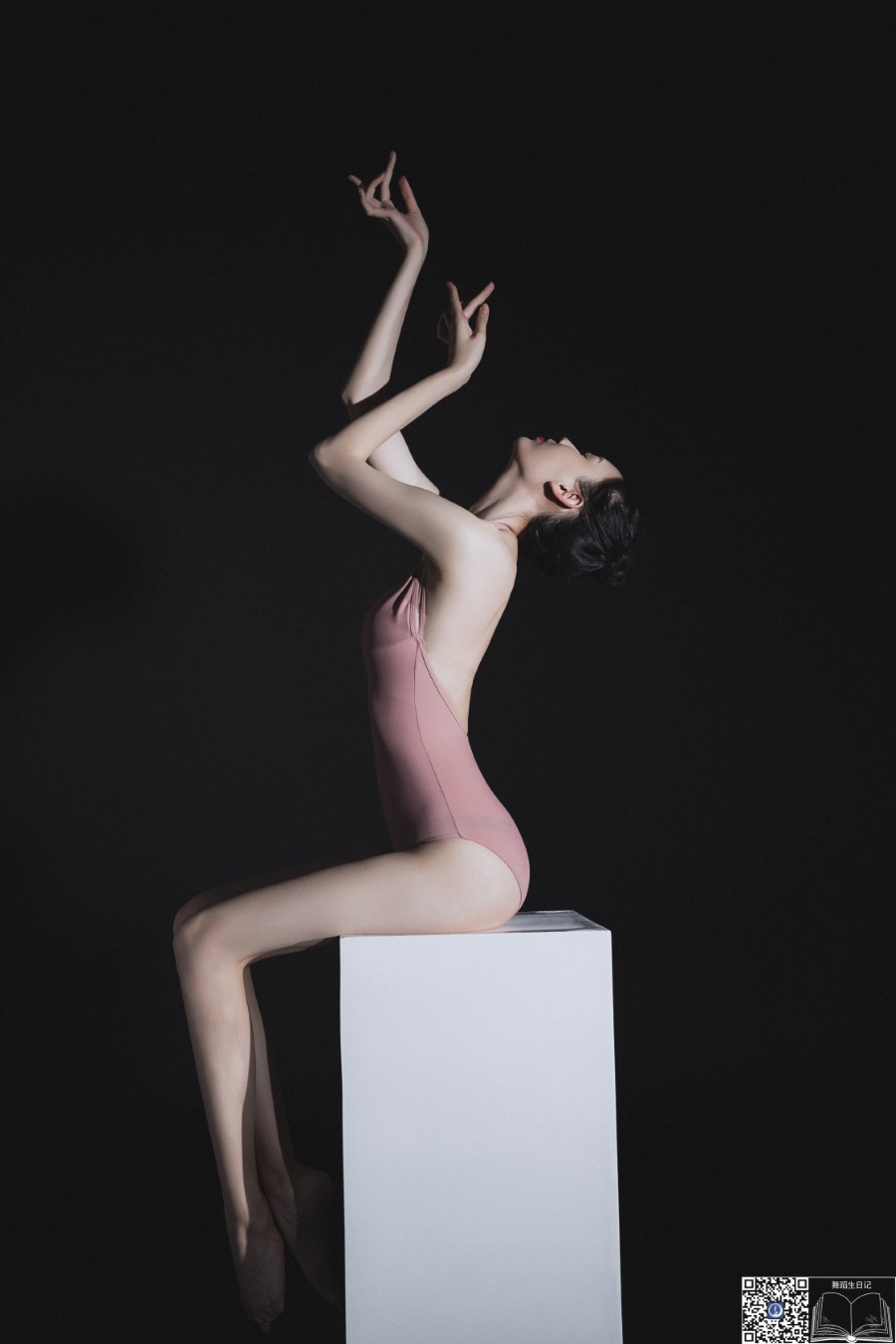 [GALLI嘉丽]舞蹈生日记 018 – POPPY [34P/242MB]