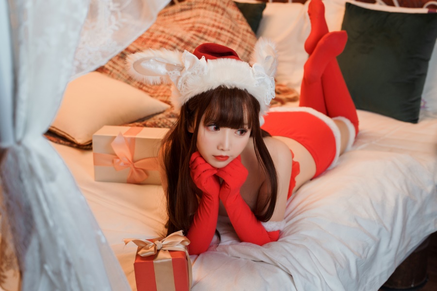 面饼仙儿 – 圣诞 短裙 [40P/670MB]