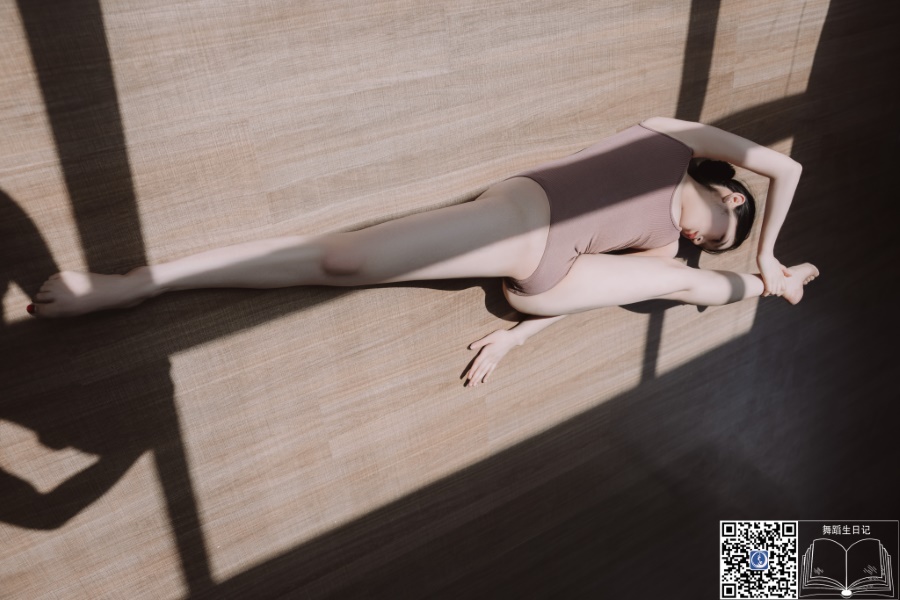 [GALLI嘉丽]舞蹈生日记 007 – 珊珊-2 [39P/314MB]