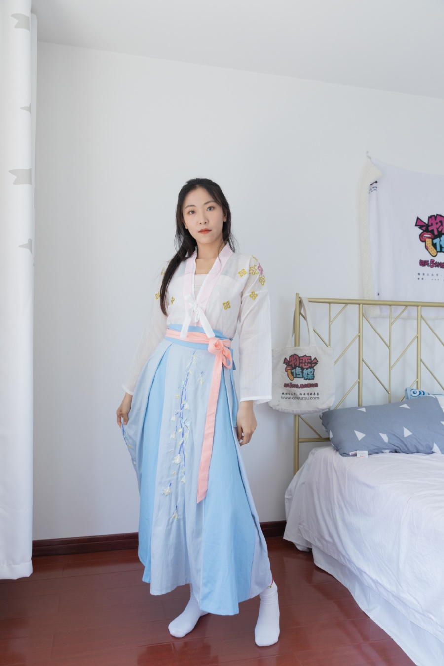 物恋传媒 NO.856 elise-世间风景醉光阴[124P/1V/2.67GB]