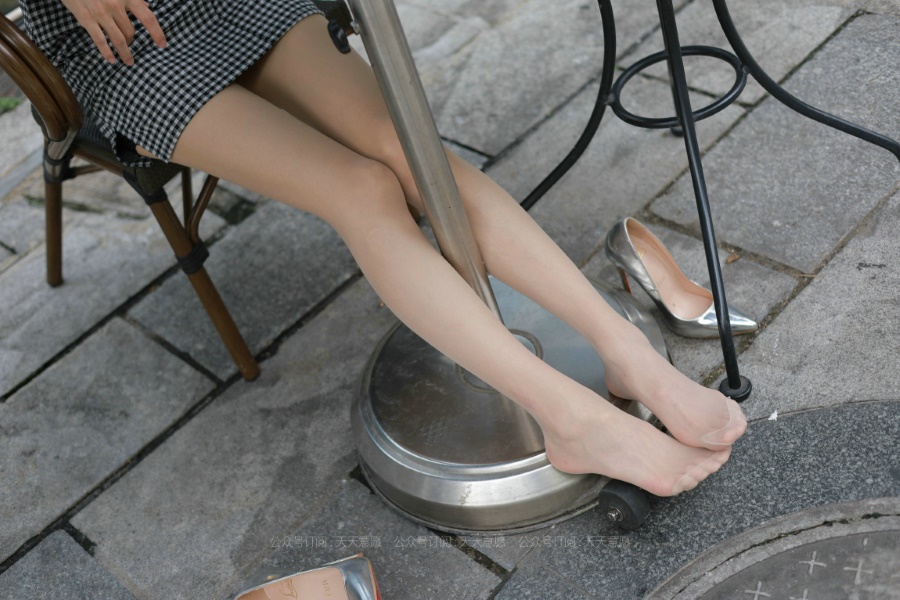 [IESS异思趣向] 2021.07.22 丝享家867：小六《格子连衣裙》[90P/165MB]