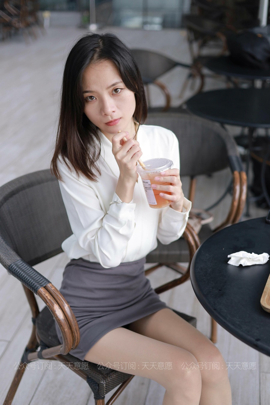 [IESS异思趣向] 2021.07.08 丝享家855：小六《白色OL装》[90P/141MB]