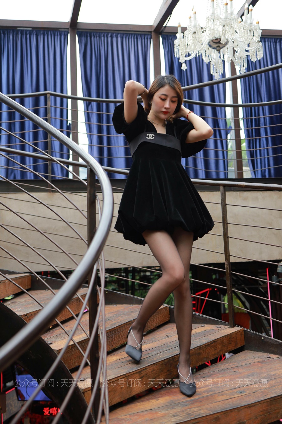 [IESS异思趣向] 2021.07.06 丝享家853：夏夏《长腿黑天鹅》[88P/179MB]