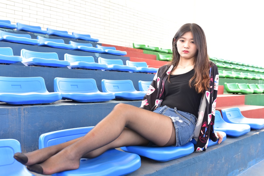 大生模拍 NO.248 操场牛仔裙黑丝 [25P/337MB]