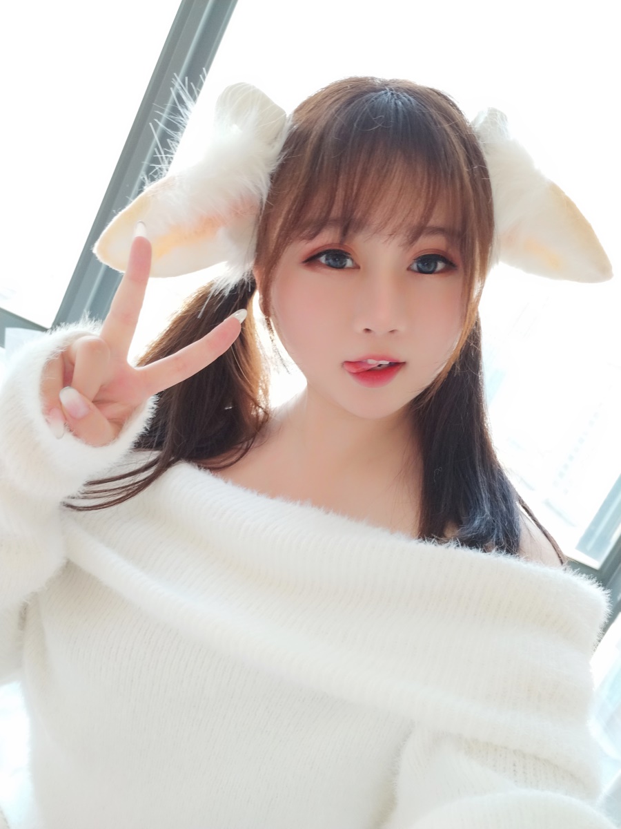 蜜桃少女是依酱呀 – 羊咩咩 [32P/60MB]