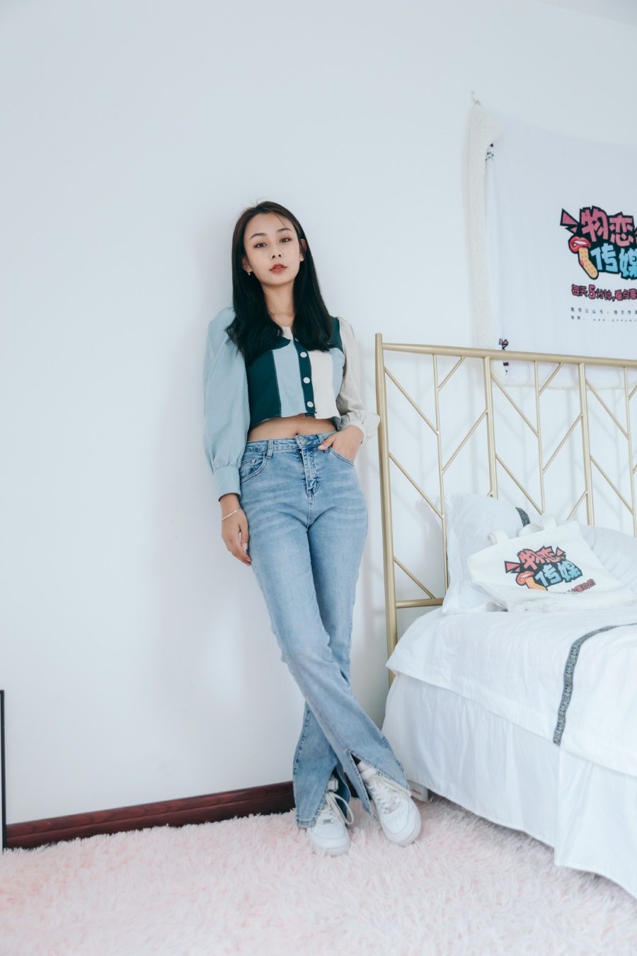 物恋传媒 NO.869 岚岚-半生烟火半生月[153P/1V/3.49GB]