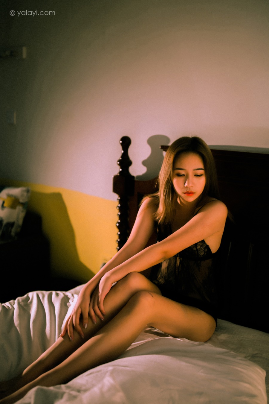 [YALAYI雅拉伊]2021.11.12 NO.863 夜已深 岳璐璐 [39+1P/315MB]