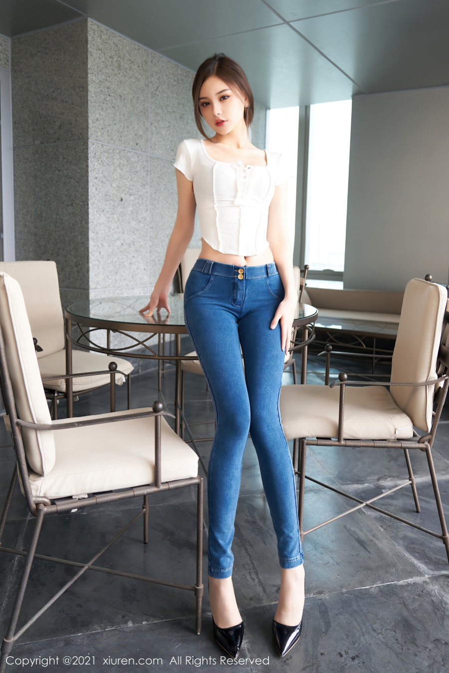 [Xiuren秀人网]2021.11.04 NO.4167 牛仔裤与极致丝袜 王心怡 [73+1P/788MB]