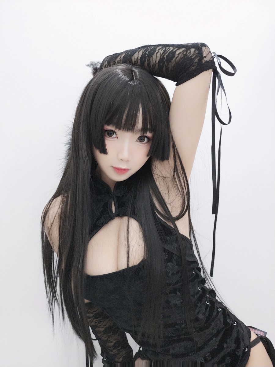 鬼畜瑶在不在w – 黑色旗袍 [70P/1V/204MB]