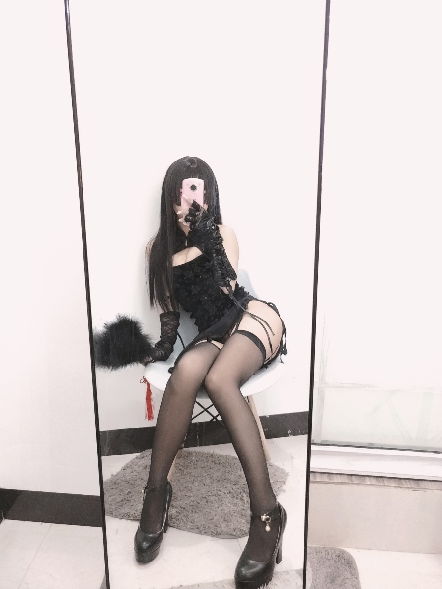 鬼畜瑶在不在w – 黑色旗袍 [70P/1V/204MB]