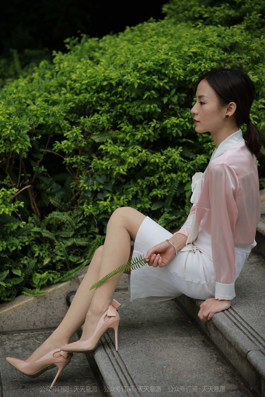 [IESS异思趣向] 耽丝 211022 城市丽人 小六 [90P/92MB]