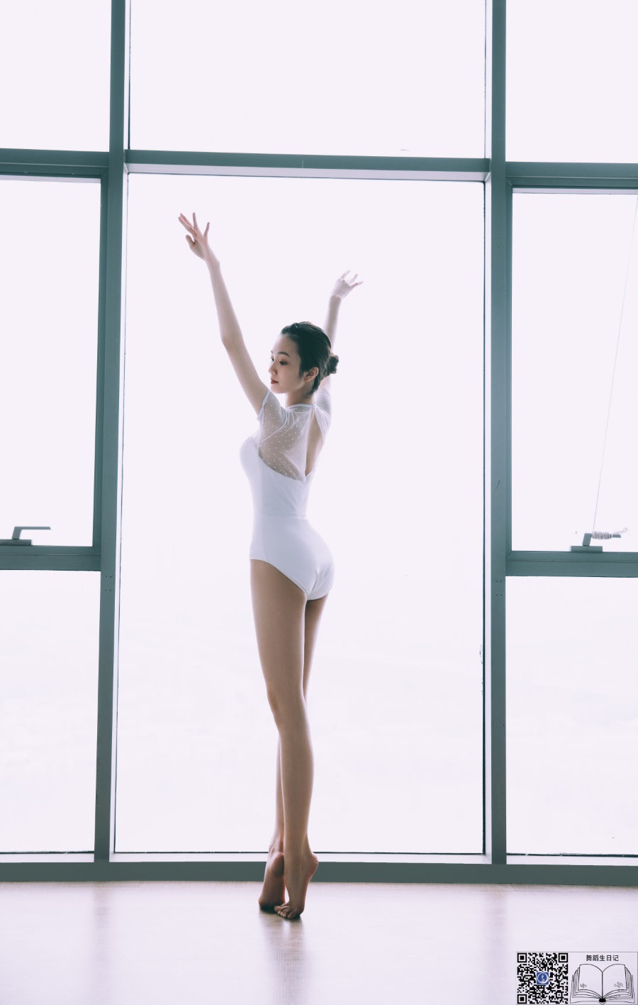 [GALLI嘉丽]舞蹈生日记 045 – 小萱 [51P/350MB]