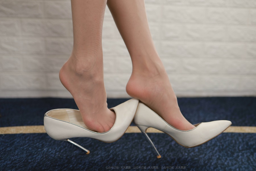 [IESS异思趣向] 耽丝 210928 小六的透明旗袍袖 [86P/105MB]