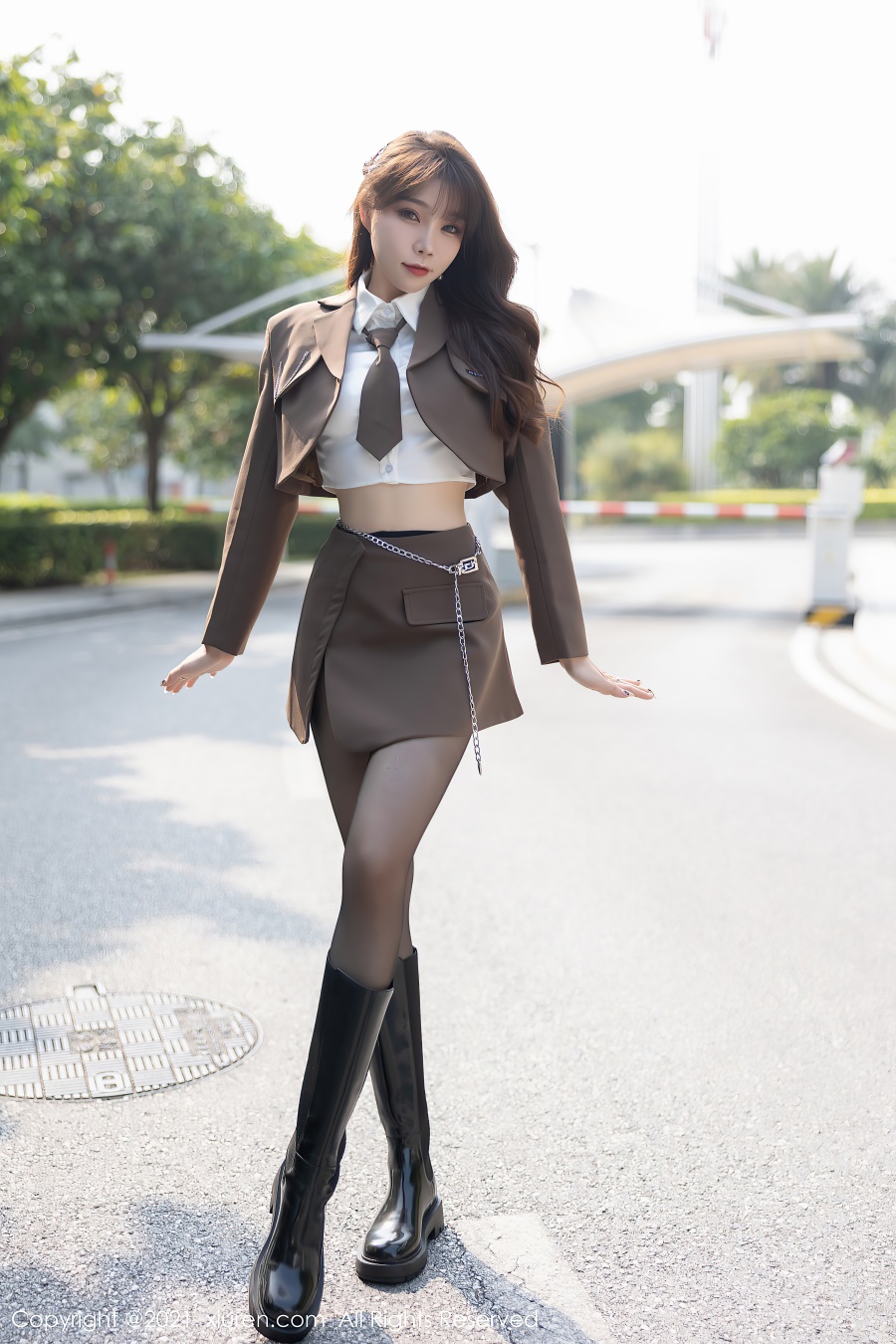 [Xiuren秀人网]2021.12.03 NO.4299 性感黑丝娇柔妩媚 芝芝Booty [89+1P/745MB]