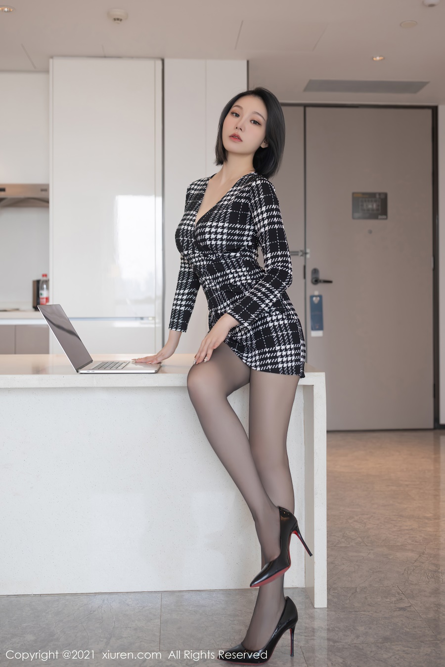 [Xiuren秀人网]2021.11.09 NO.4189 电脑维修主题系列 安然Maleah [85+1P/793MB]