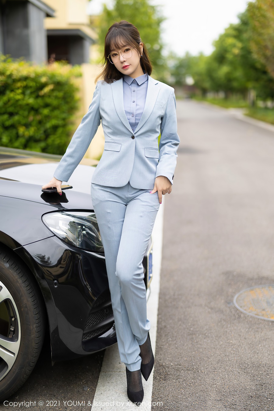 [YouMi尤蜜荟]2021.11.25 VOL.722 眼镜OL妩媚熟女姿态娇媚 王雨纯 [65+1P/695MB]