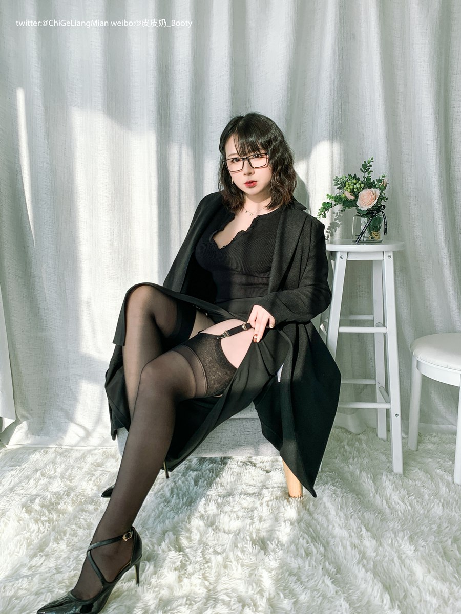 皮皮奶可可爱了啦 – 黑色OL [120P/679MB]