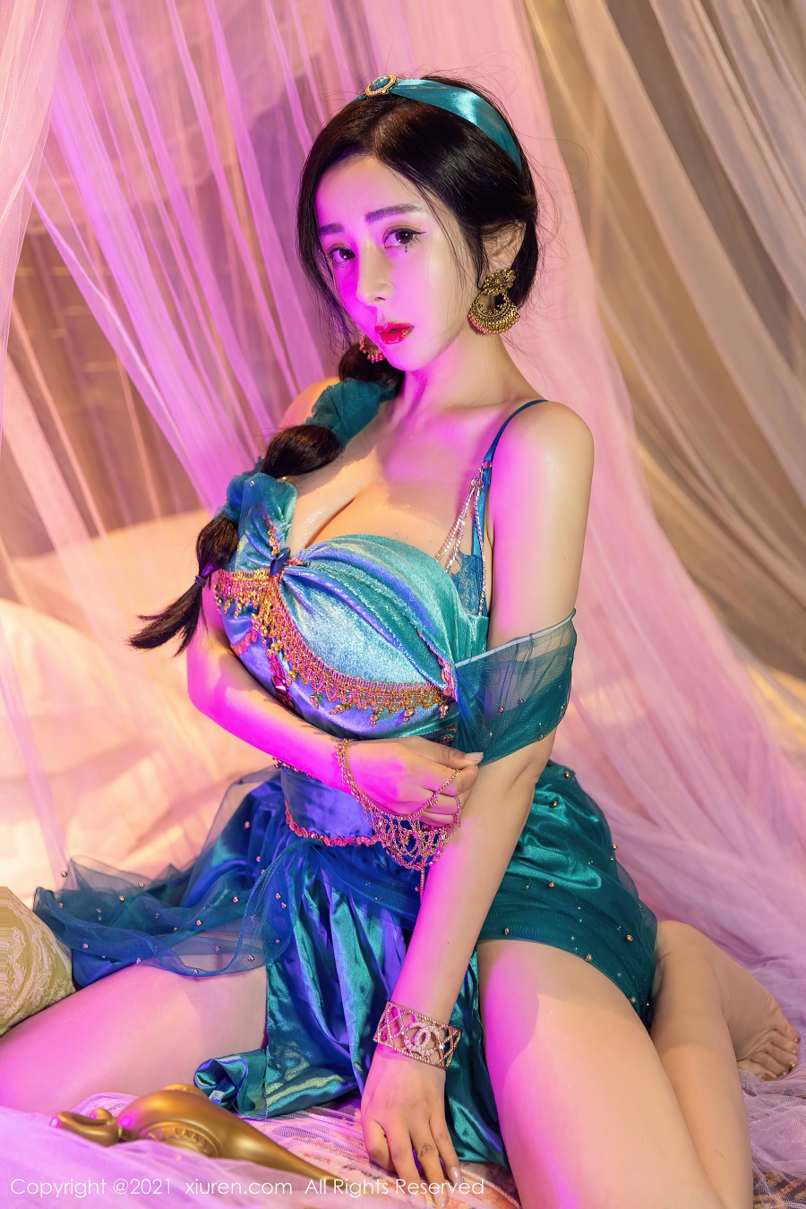 [Xiuren秀人网]2021.11.19 NO.4243 异域风情 允爾 [63+1P/773MB]