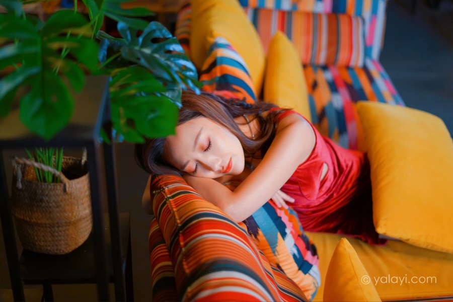 [YALAYI雅拉伊] 2021.12.16 NO.877 美人一笑也倾城 蕊思 [46P/701MB]