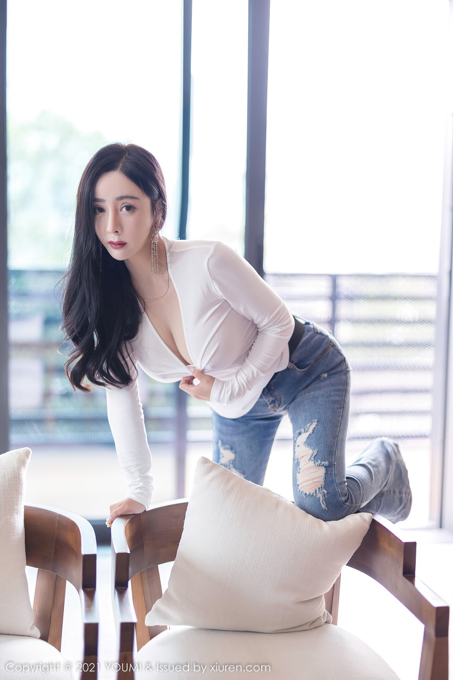 [YouMi尤蜜荟]2021.12.03 VOL.726 牛仔裤与白纱上衣 允爾 [68+1P/574MB]