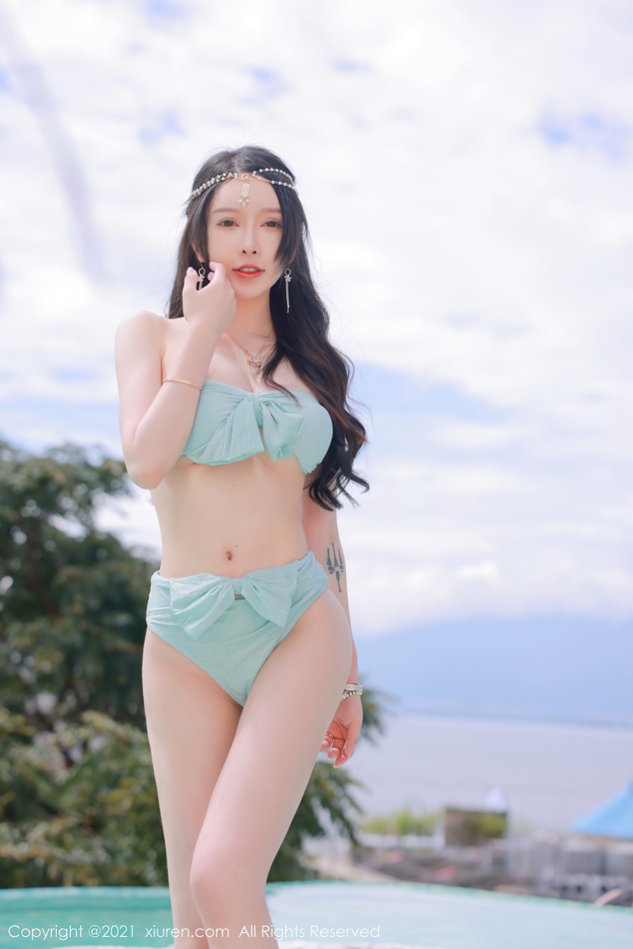 [Xiuren秀人网]2021.11.22 NO.4248 异域风情的耀眼服饰 玉兔miki [50+1P/458MB]