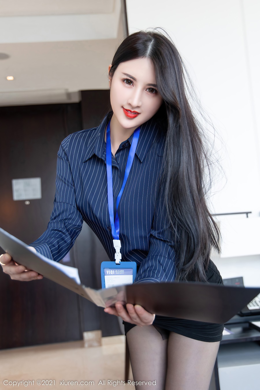 [Xiuren秀人网]2021.11.30 NO.4280 轻薄多姿的职业上装与魅惑黑丝 诗诗kiki [60+1P/535MB]