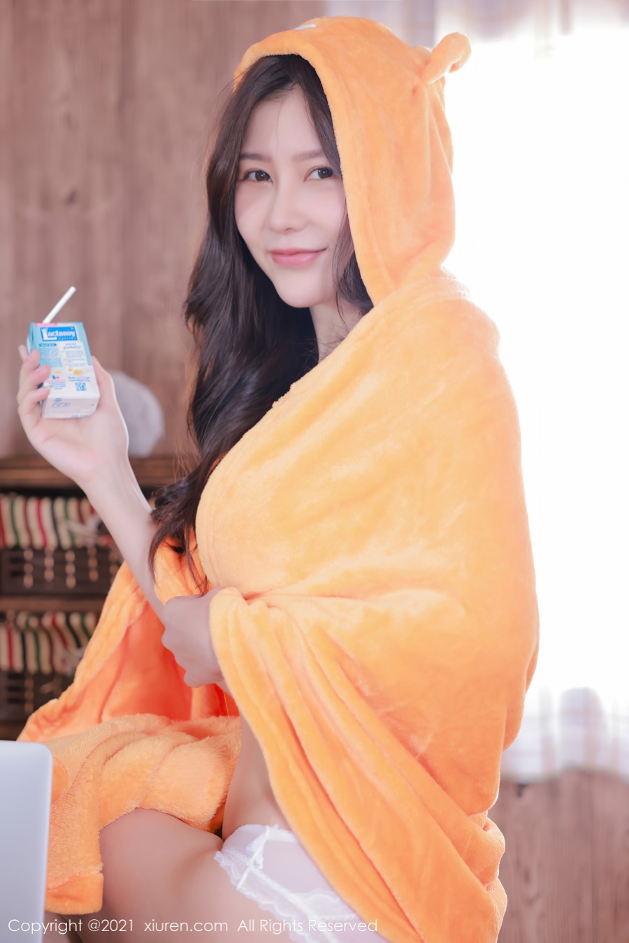 [Xiuren秀人网]2021.11.11 NO.4199 娇柔可人不失性感姿态的小宅 尹甜甜 [49+1P/488MB]