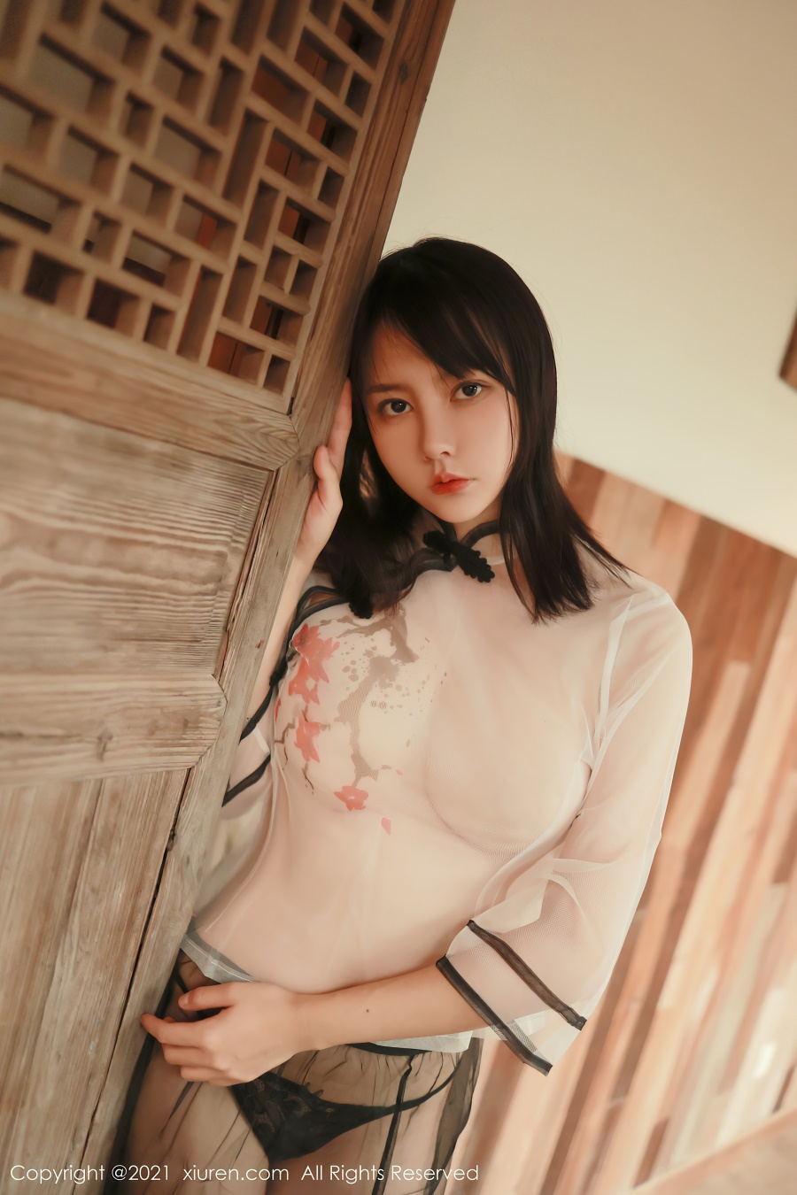 [Xiuren秀人网]2021.11.18 NO.4234 轻薄半透多姿的服饰半遮半掩 韩希蕾 [41+1P/401MB]