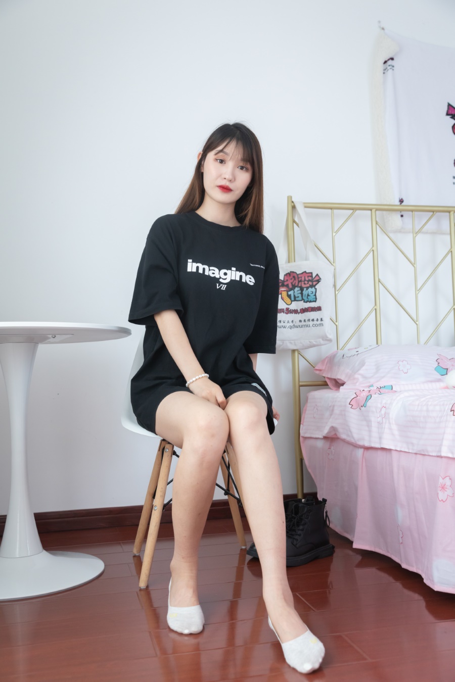 物恋传媒 NO.896 琪琪-情遮风雨[158P/1V/3.73GB]