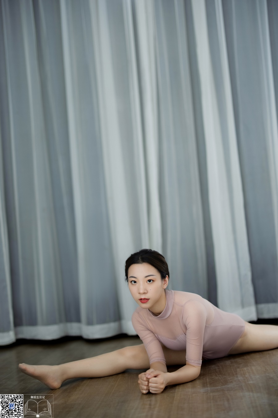 [GALLI嘉丽]舞蹈生日记 058 – 子琪姐姐 [44P/246MB]