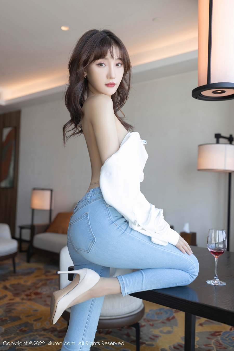 [Xiuren秀人网]2022.01.05 NO.4425 白T搭配时尚牛仔裤 陆萱萱 [89+1P/852MB]
