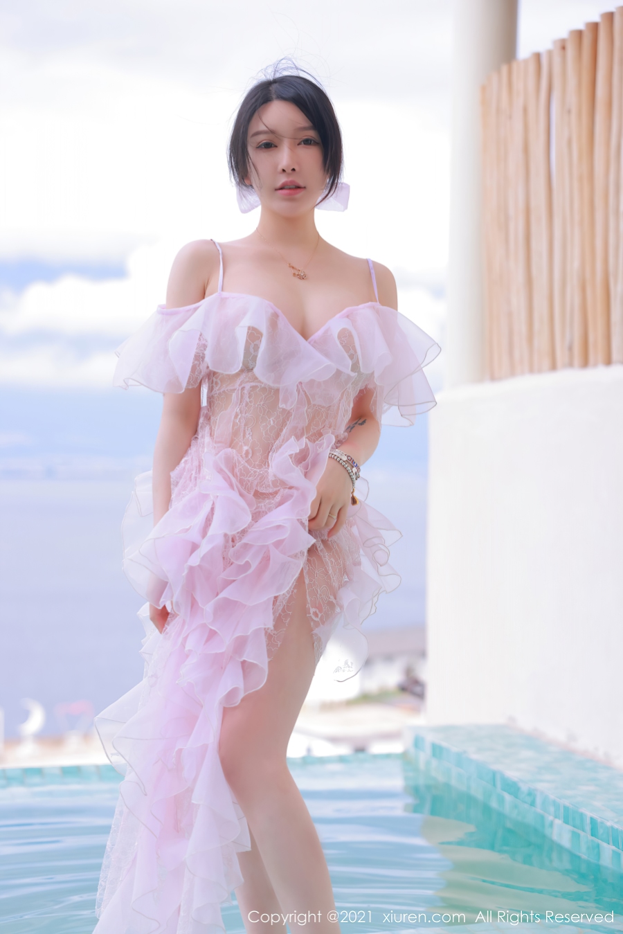 [Xiuren秀人网]2021.12.29 NO.4401 性感粉色透明长裙 玉兔miki [54+1P/491MB]